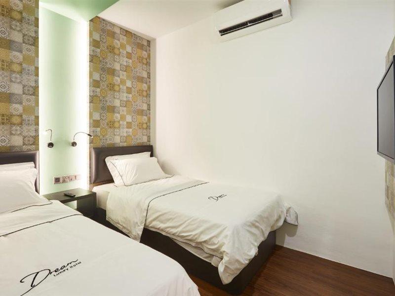 Dream Luxury Hotel Muar Exterior photo