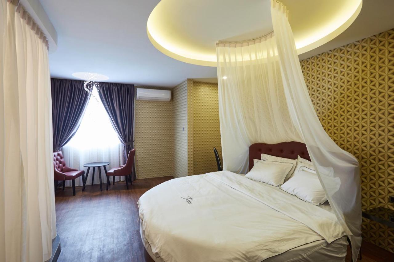 Dream Luxury Hotel Muar Exterior photo