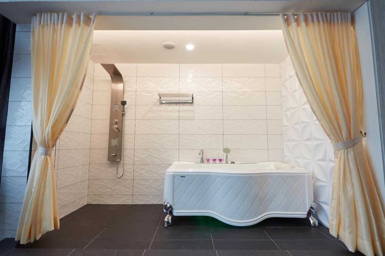 Dream Luxury Hotel Muar Exterior photo