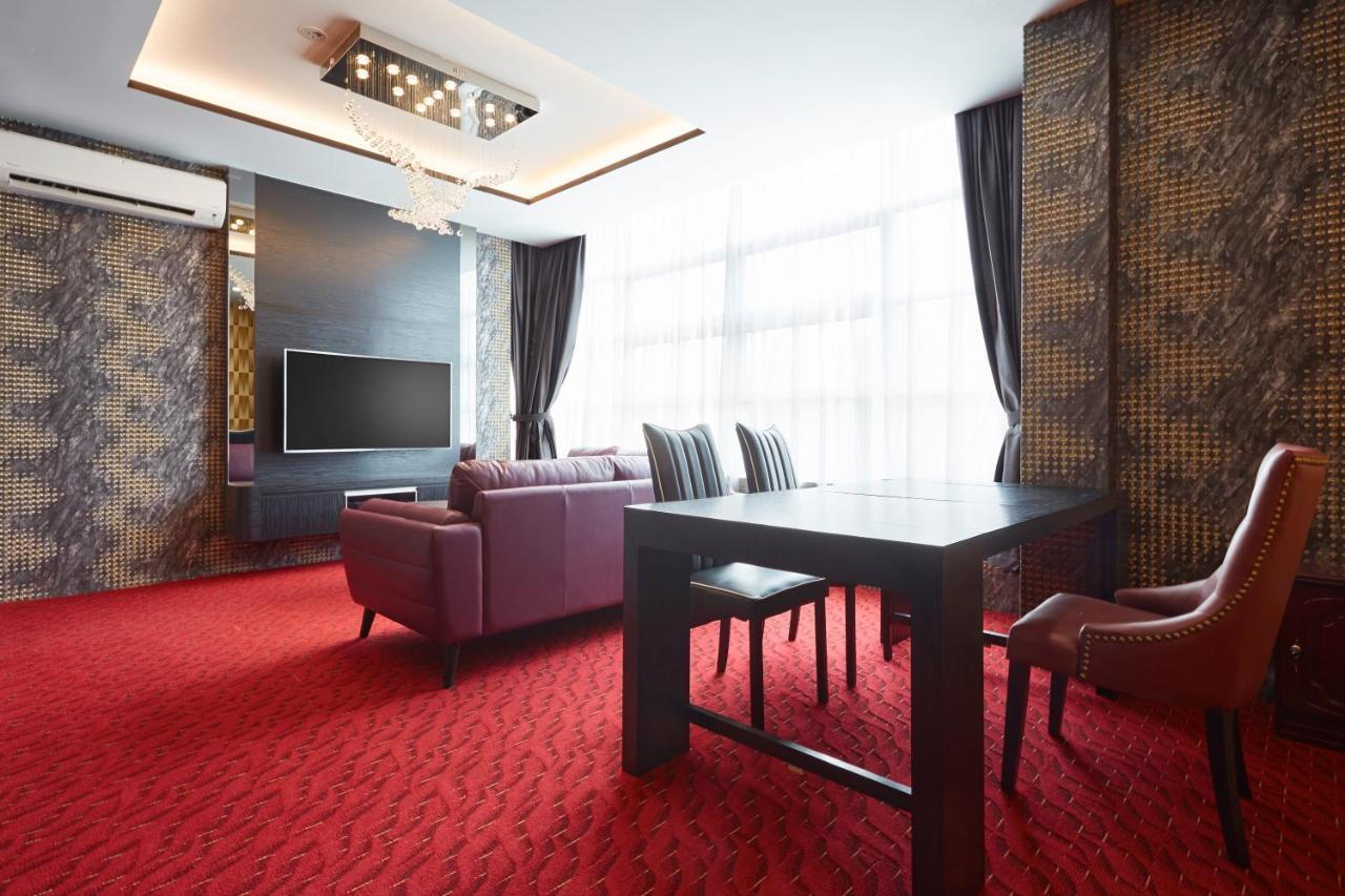 Dream Luxury Hotel Muar Exterior photo