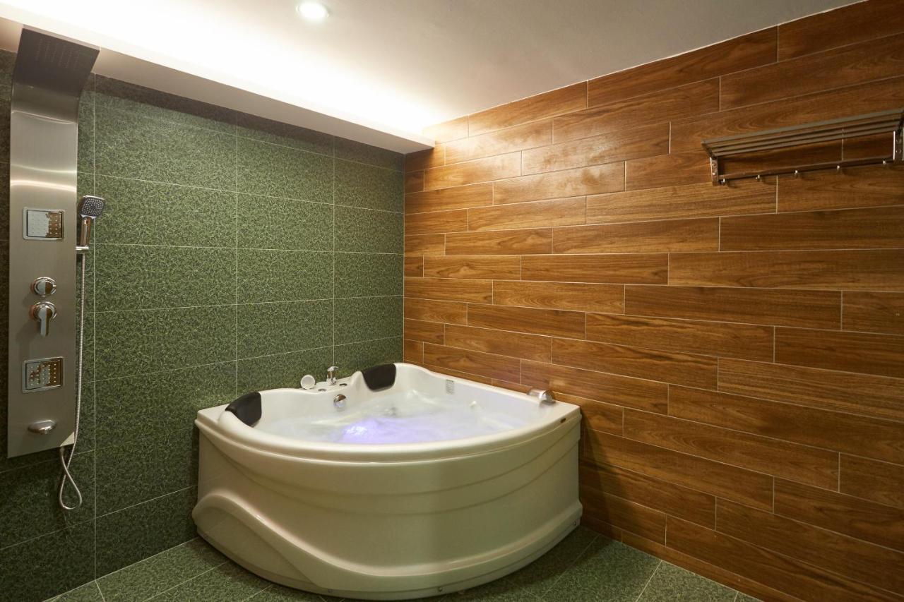 Dream Luxury Hotel Muar Exterior photo