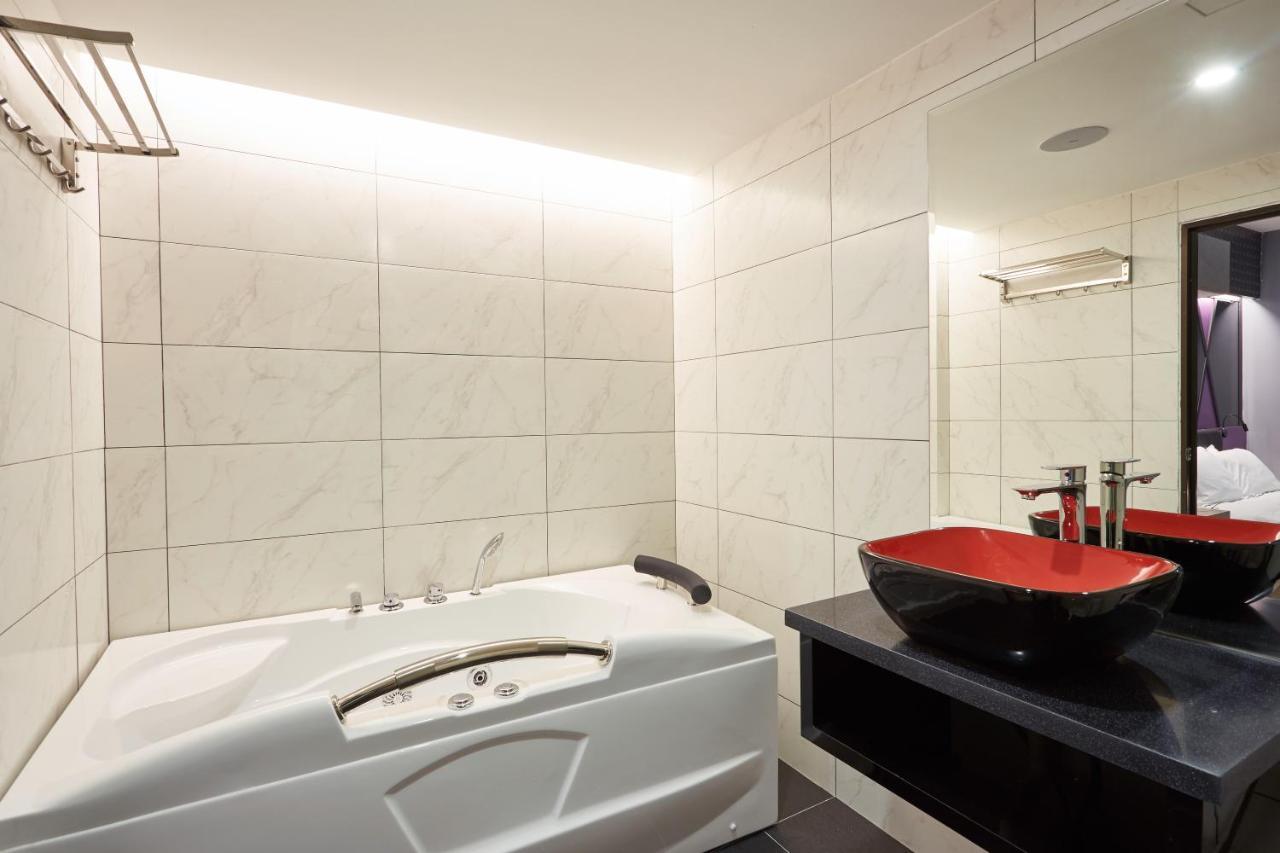 Dream Luxury Hotel Muar Exterior photo