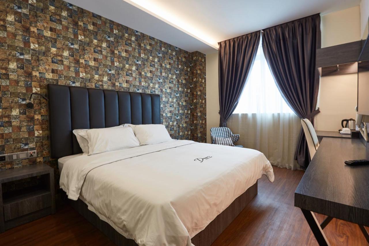 Dream Luxury Hotel Muar Exterior photo