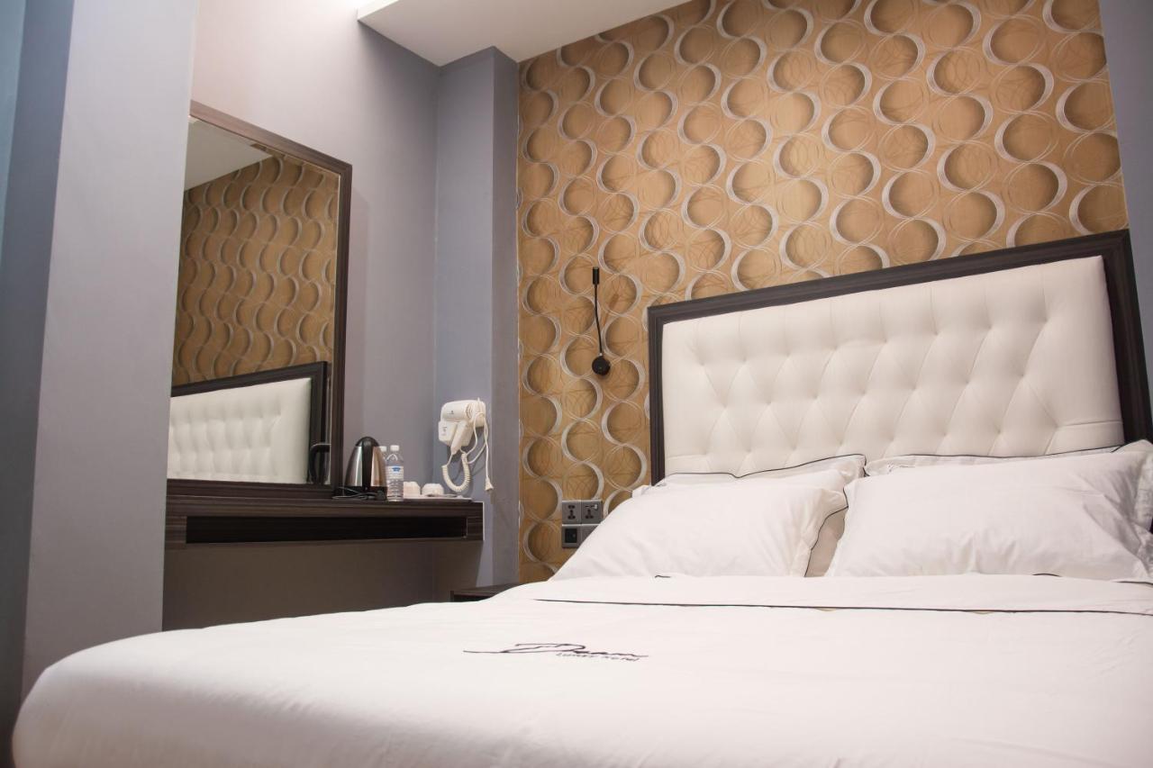 Dream Luxury Hotel Muar Exterior photo