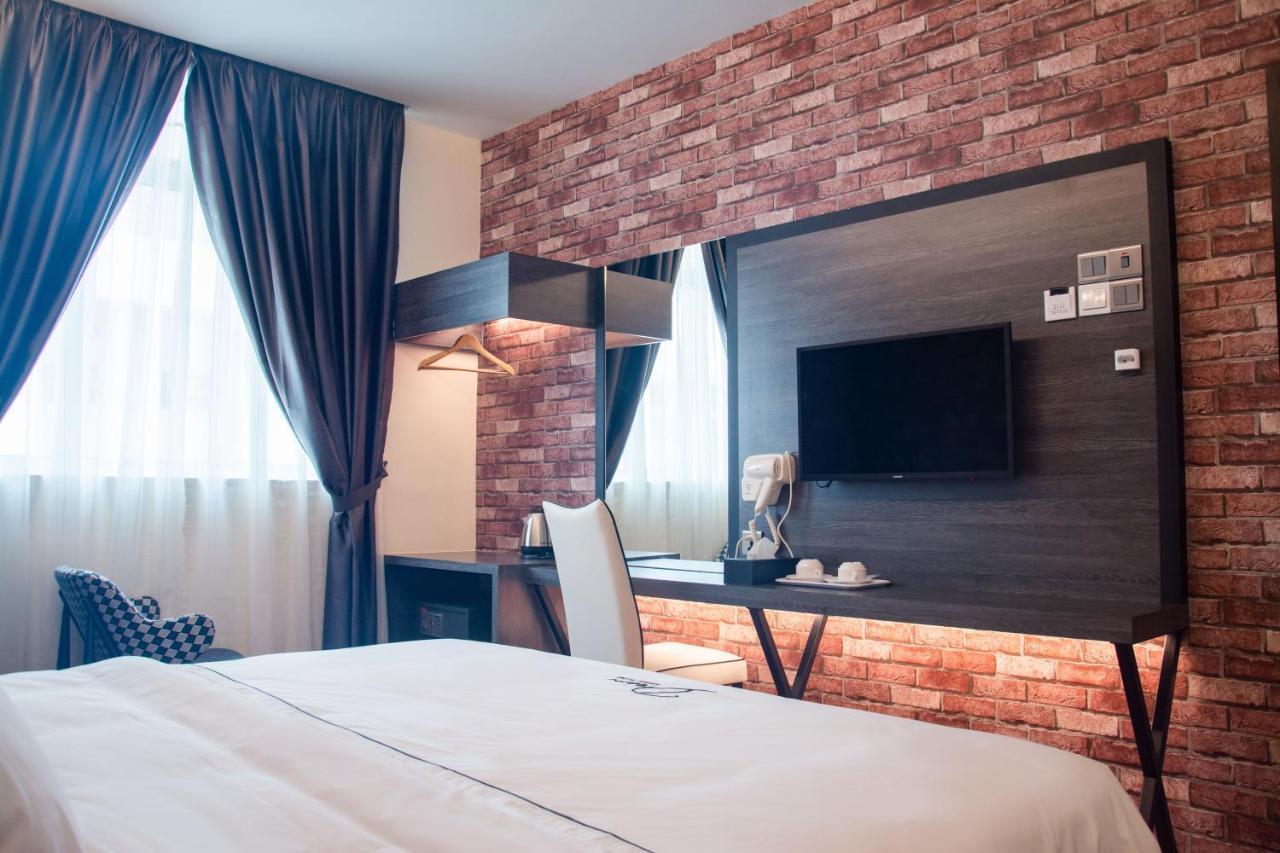 Dream Luxury Hotel Muar Exterior photo