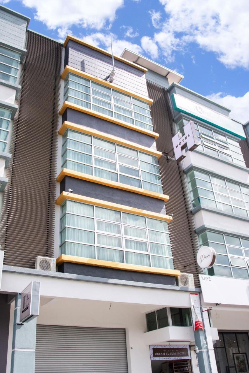 Dream Luxury Hotel Muar Exterior photo