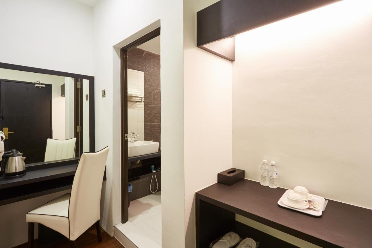 Dream Luxury Hotel Muar Exterior photo