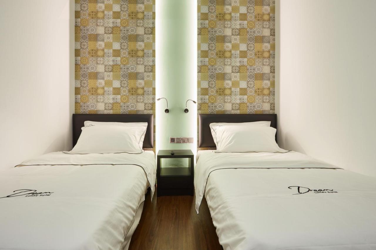Dream Luxury Hotel Muar Exterior photo